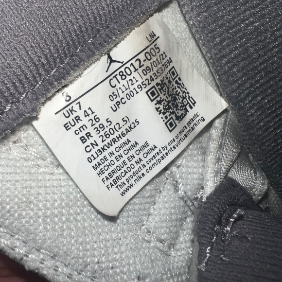 Air Jordan 11 Cool Grey - Picture 6 of 8